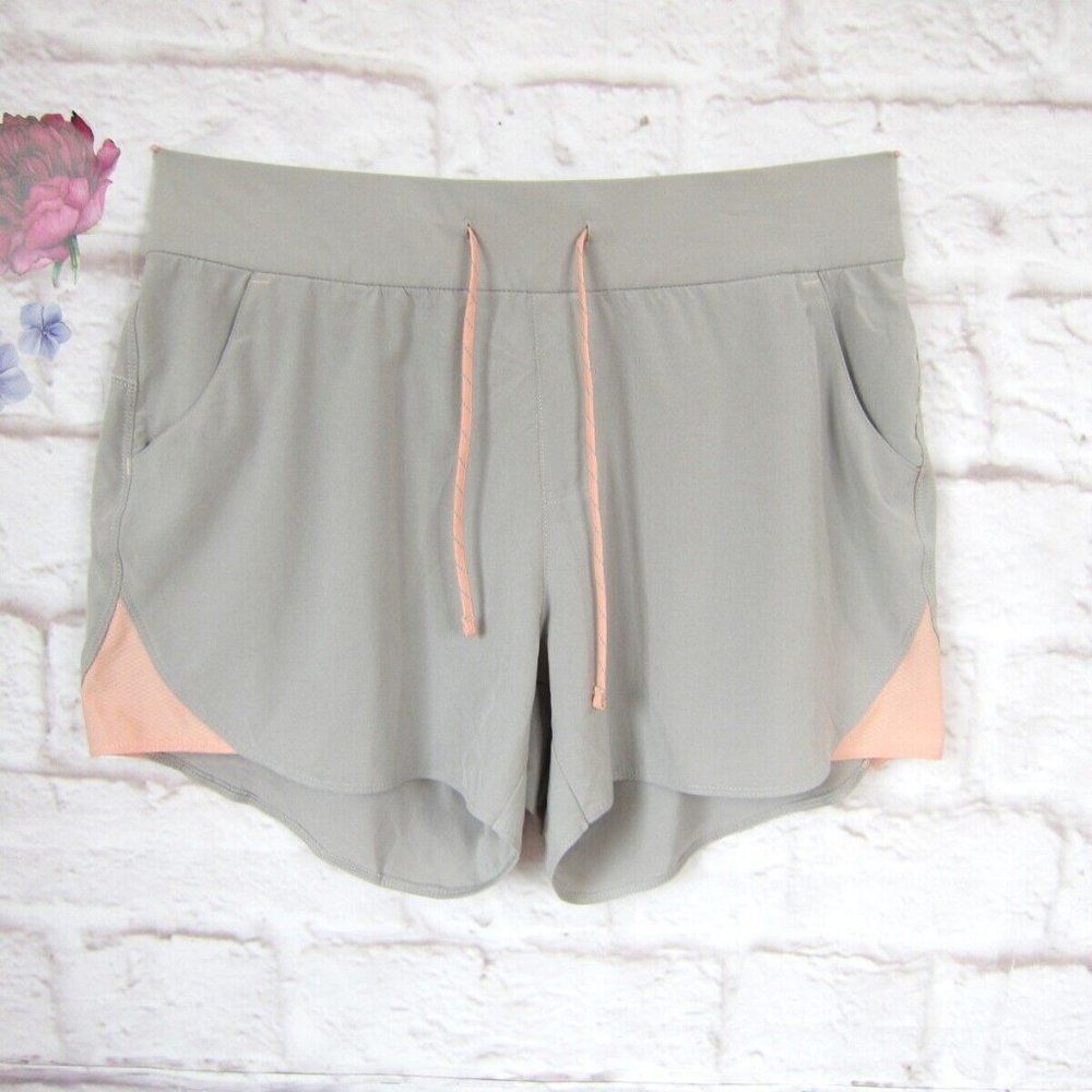 Columbia Women's size L Solar Ridge Shorts, Flint Grey Light Coral